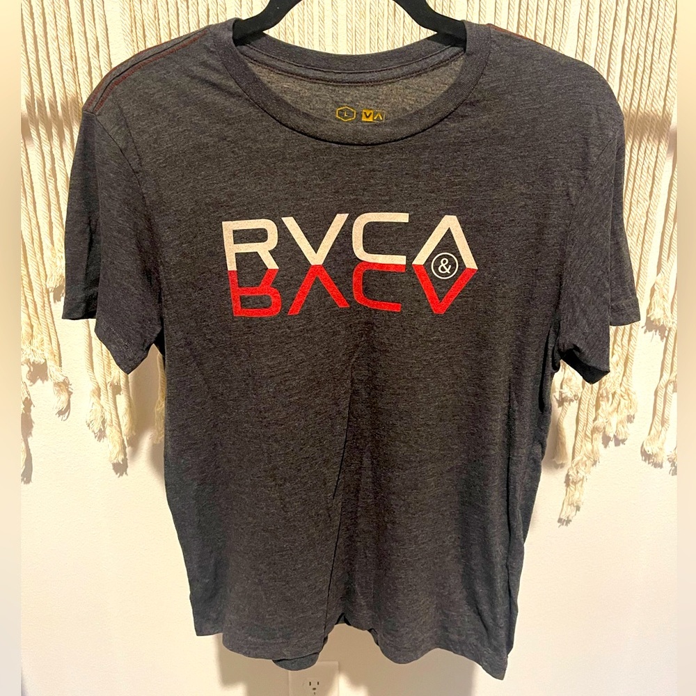 RVCA Surf/Skate Brand T-Shirt Size M/L Snug Fit